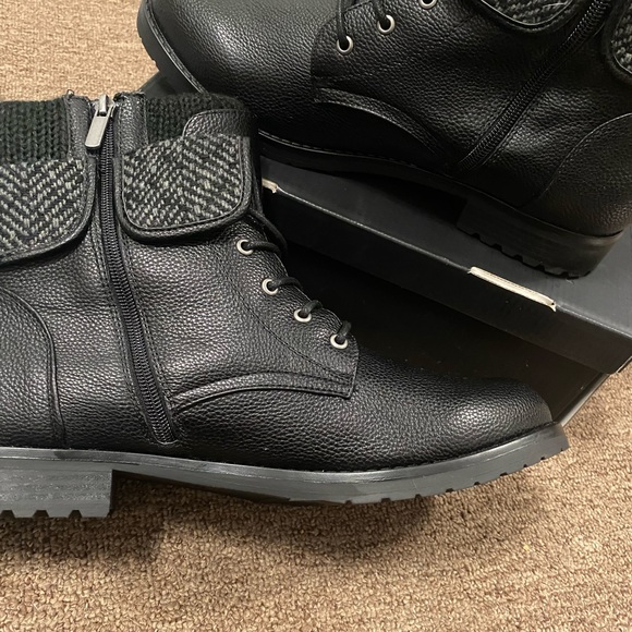 Boots - Picture 4 of 6